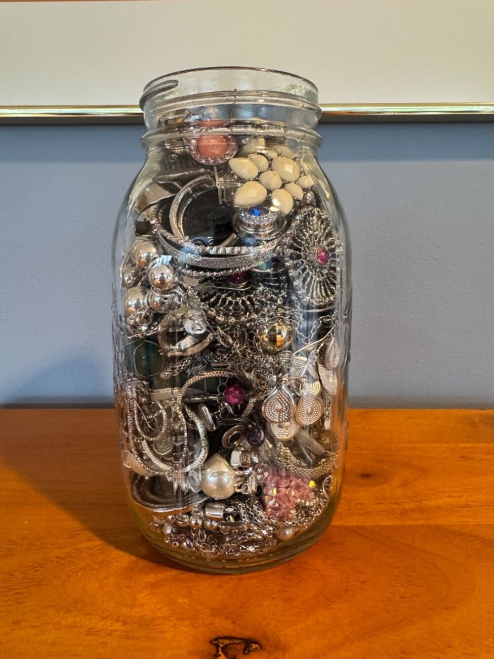 1 Quart Mason Jar Full of Mystery Jewelry 3+lbs! - Picture 5 of 10